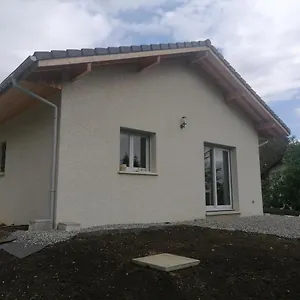 Au Fond Du Village Bassy